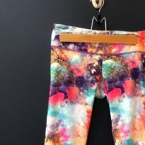NWOT Multi colored Onzie capris